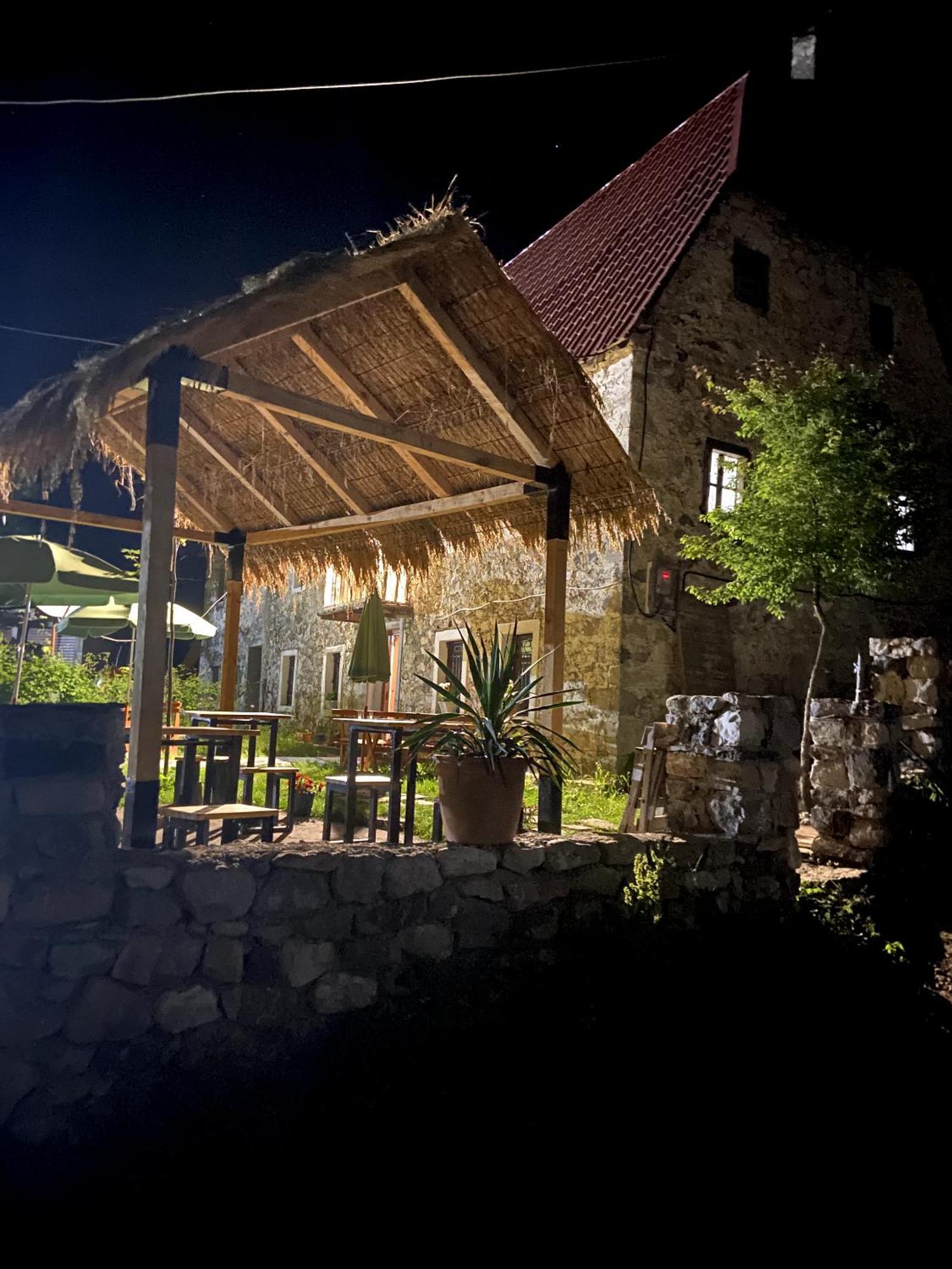Guesthouse Kujtimi Theth Exterior foto